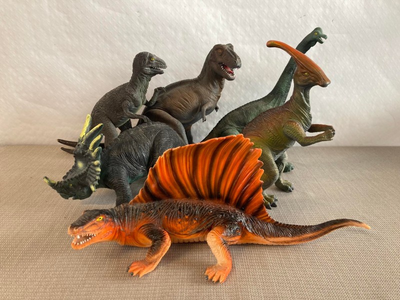 Lot van 6 grote speelgoed dinosauriërs