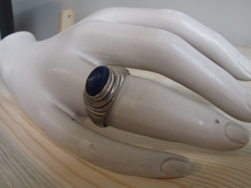 Vintage zilveren ring met blauw ovale steen
