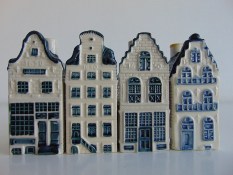 4 KLM Huisjes: Nummers: 12, 14, 15 en 18