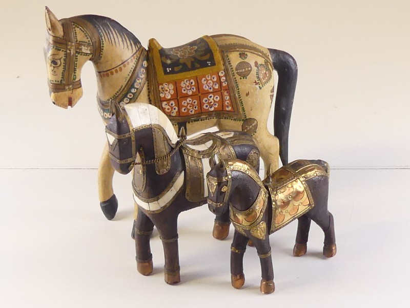 Vintage Oosterse kunst - Houten paarden beschilderd/ingelegd