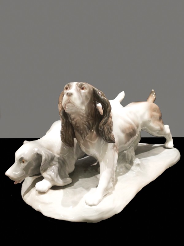 Porseleinen honden beeldje, gesigneerd: Lladro