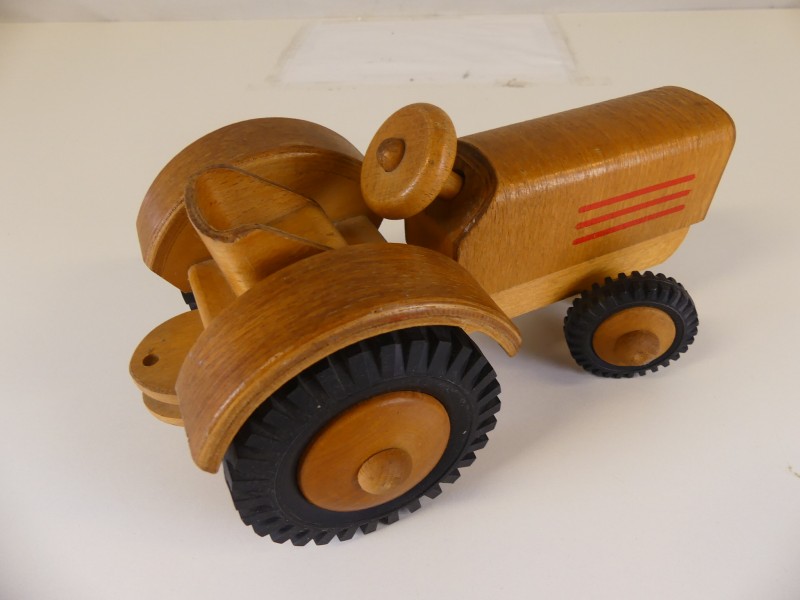 Vintage houten tractor (Werdauer)