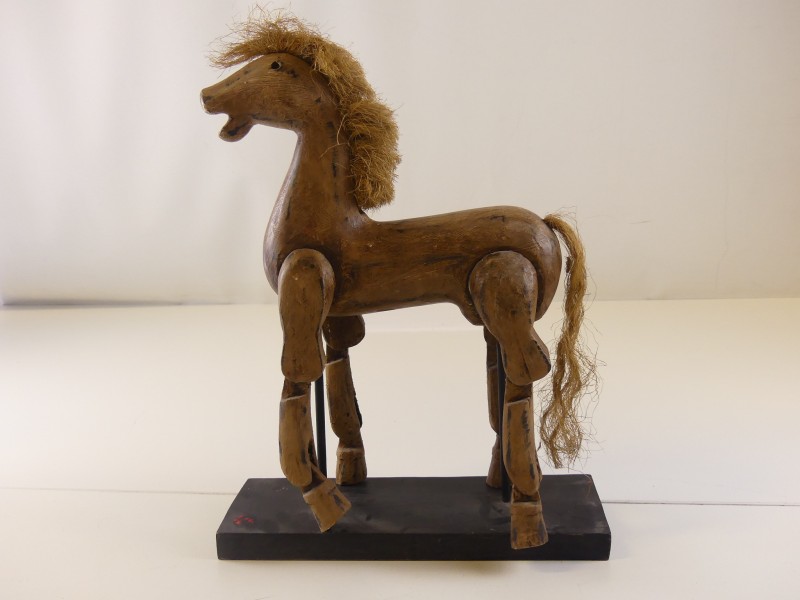 Vintage paard op standaard - Decoratie