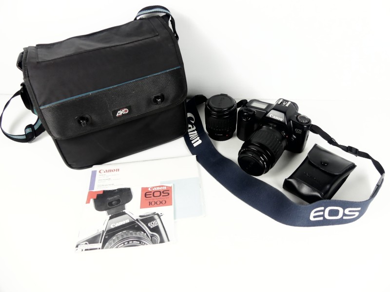 Vintage Canon EOS 1000 + 2 Zoom Lens + 200E Speedlite Flitser