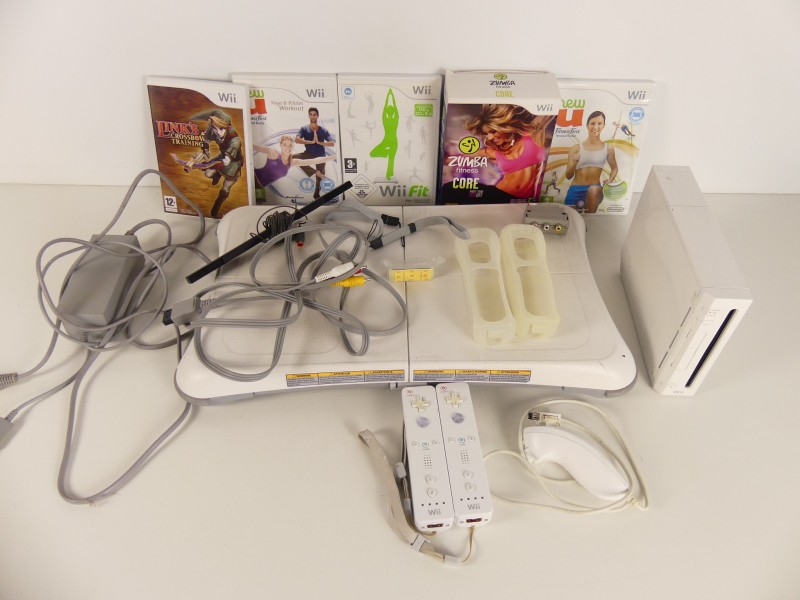 Nintendo Wii - Console met toebehoren, 5 spelletjes en getest