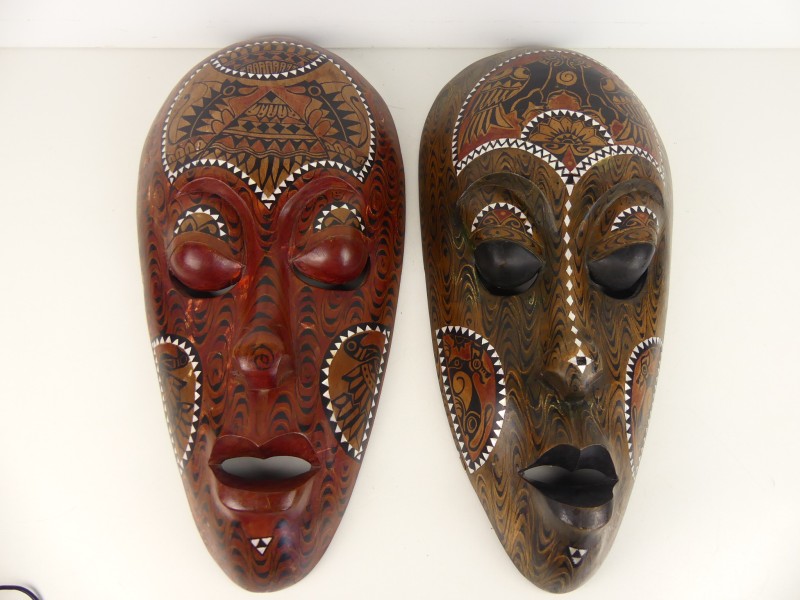 2 Houten Afrikaanse Langwerpige Maskers
