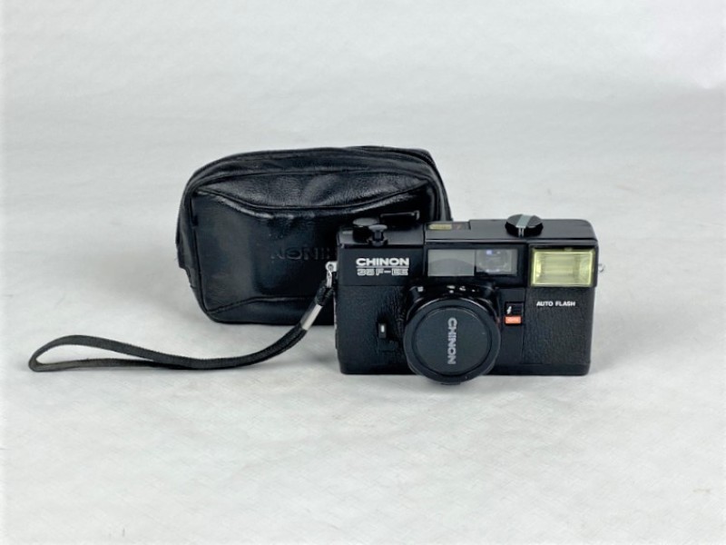 vintage Chinon 35F-EE 35mm camera - 1978