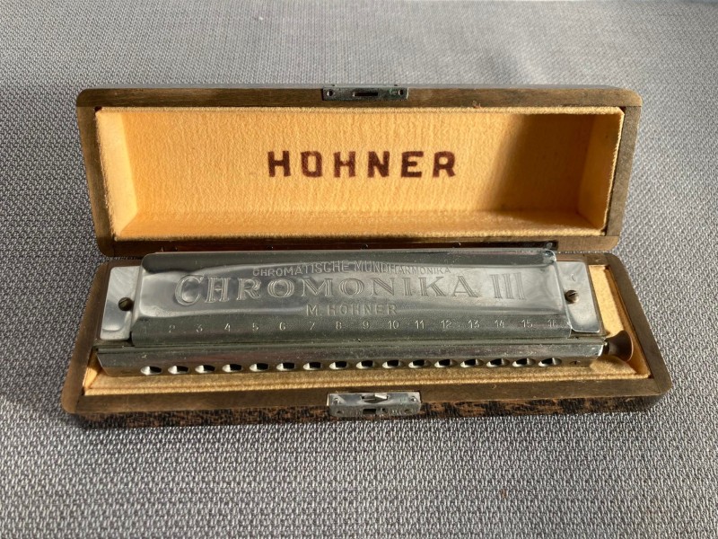 Hohner mondharmonica: Chromonika III