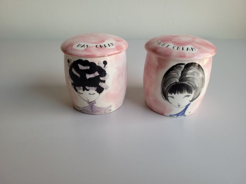 2 porceleinen potjes gemerkt 'Ceramica Di Milano'