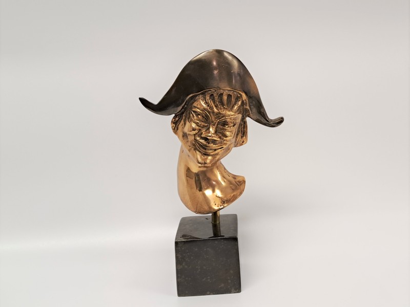 Bronzen beeld, Yves Lohe