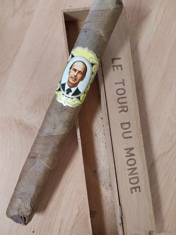 Le Tour Du Monde dikke sigaar in originele doos