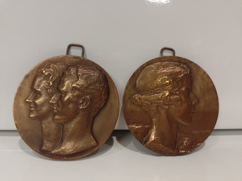 2 zeldzame bronzen medailles/plaquettes