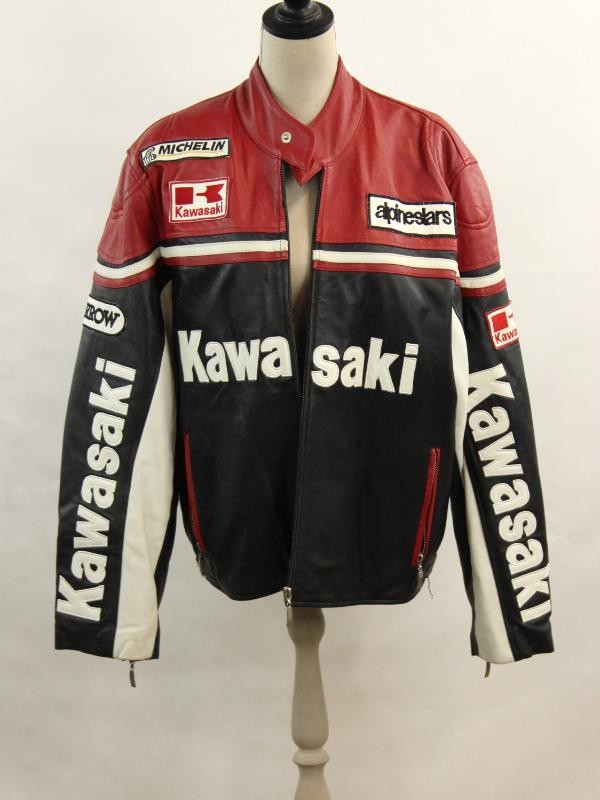 Stoere lederen motovest KAWASAKI Racing voor hem