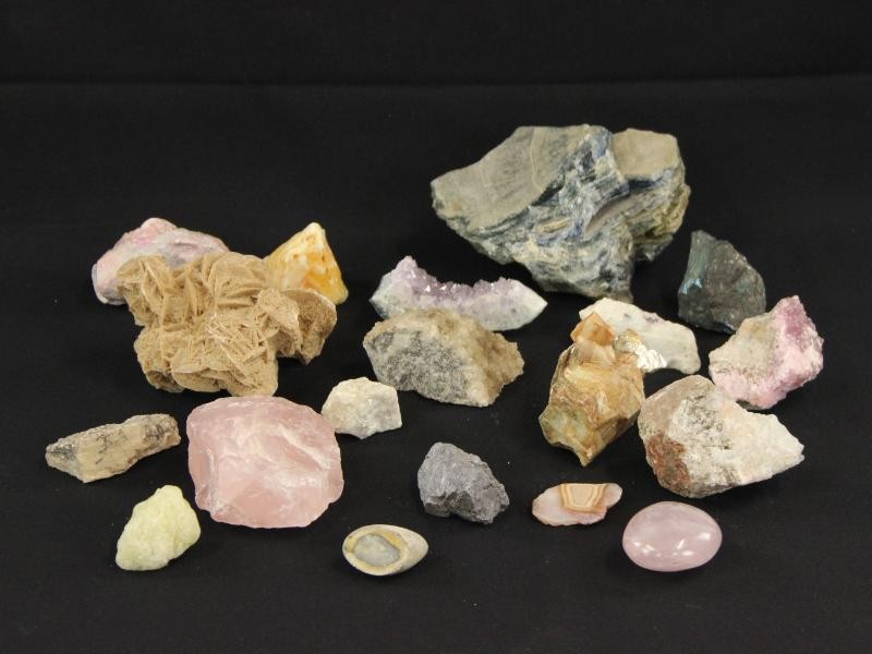Verzameling speciale stenen en woestijnroos