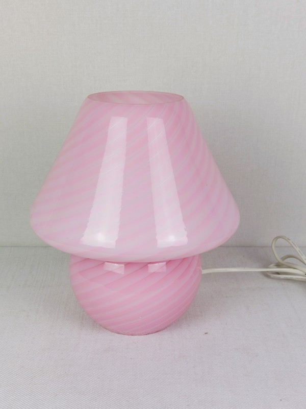Roze lamp in glas