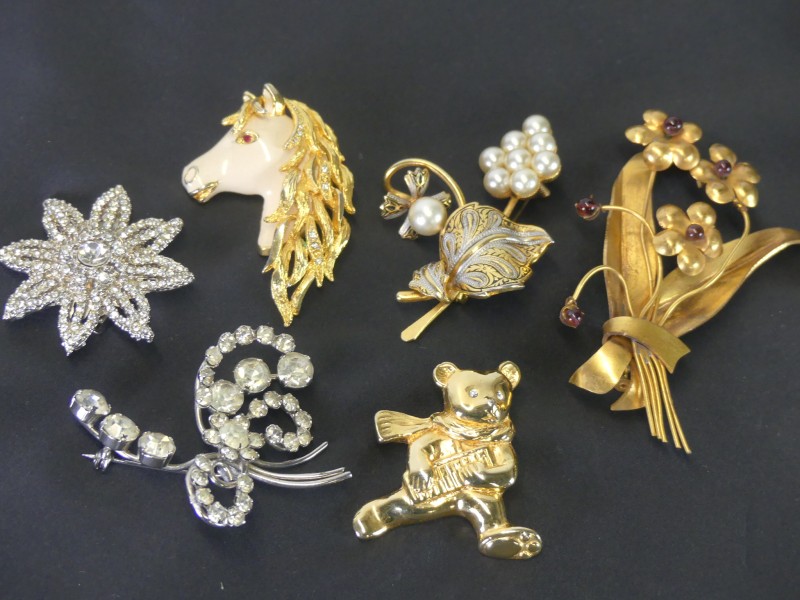 Vintage broches