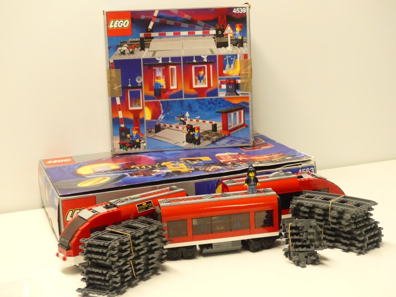Lego sporen en treinen lot 7938 - 4563 - 4539