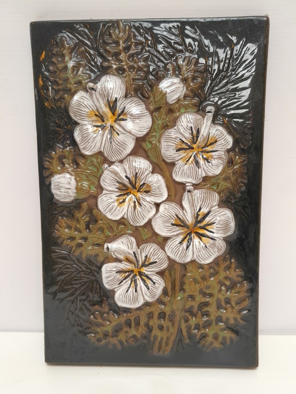Vintage wandtegel met bloemen - Aimo Nietosvuori voor Jie Ceramics