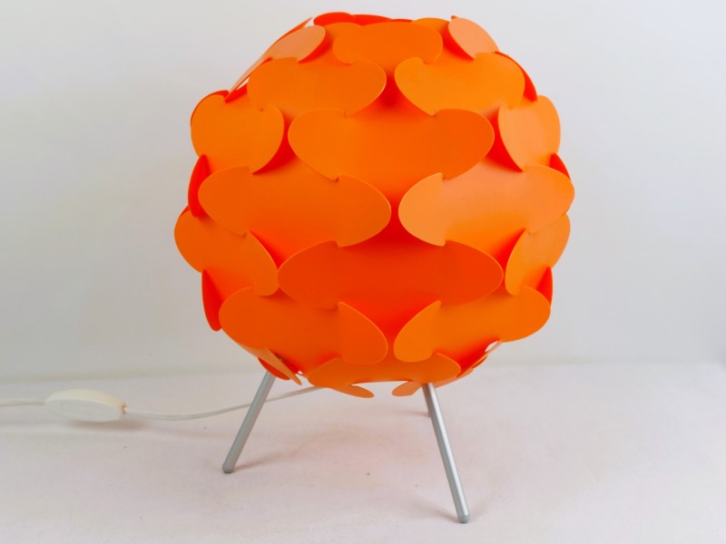 Oranje lamp IKEA