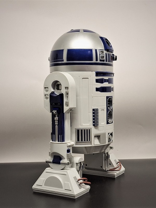 Star Wars robot R2-D2
