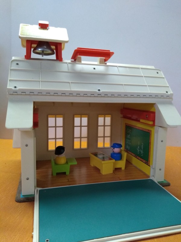 Fisher Price Play Family School