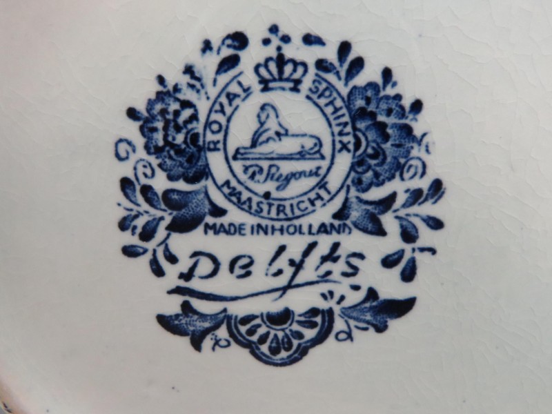Delft’s Royal Sphinx P. Regout