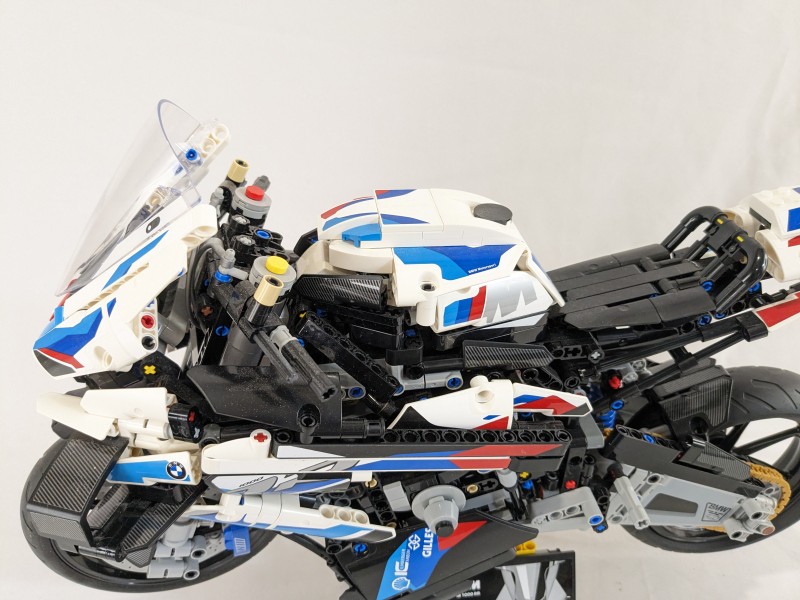 BMW M 1000 RR [LEGO]