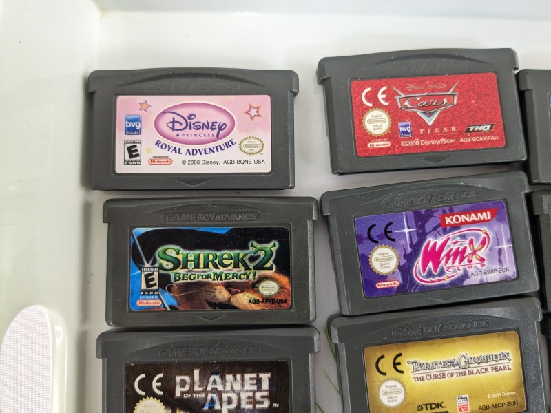 42 Gameboy Advance spel cartridges