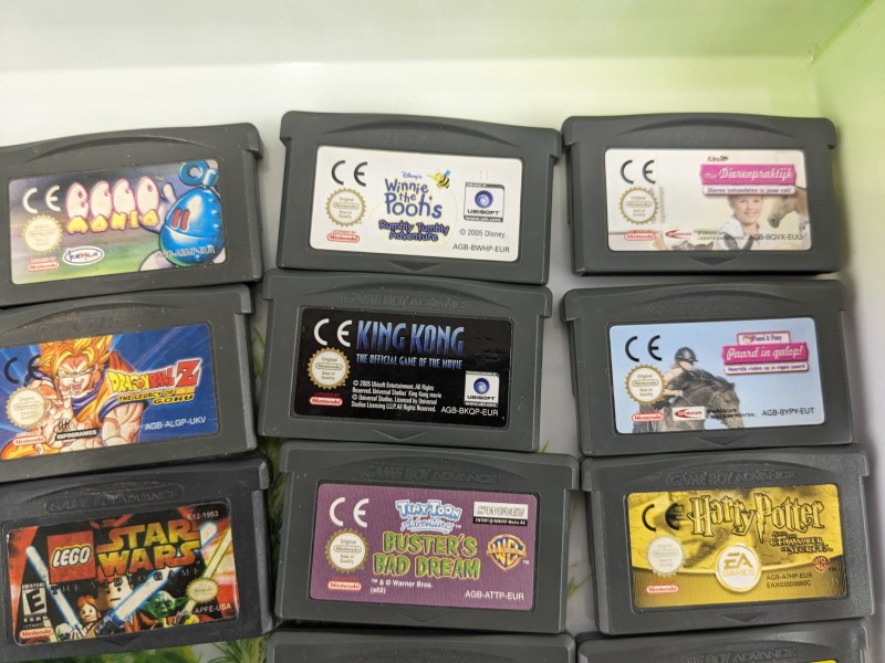 42 Gameboy Advance spel cartridges