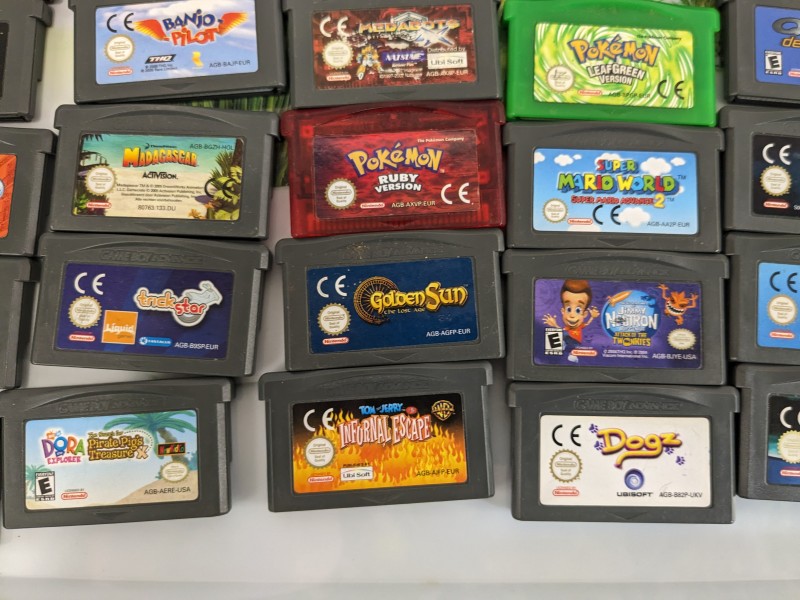 42 Gameboy Advance spel cartridges