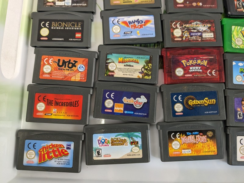 42 Gameboy Advance spel cartridges