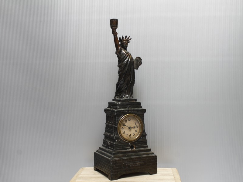 Antieke klok "Statue of Liberty- New York" (Art. 826)