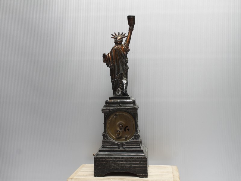 Antieke klok "Statue of Liberty- New York" (Art. 826)