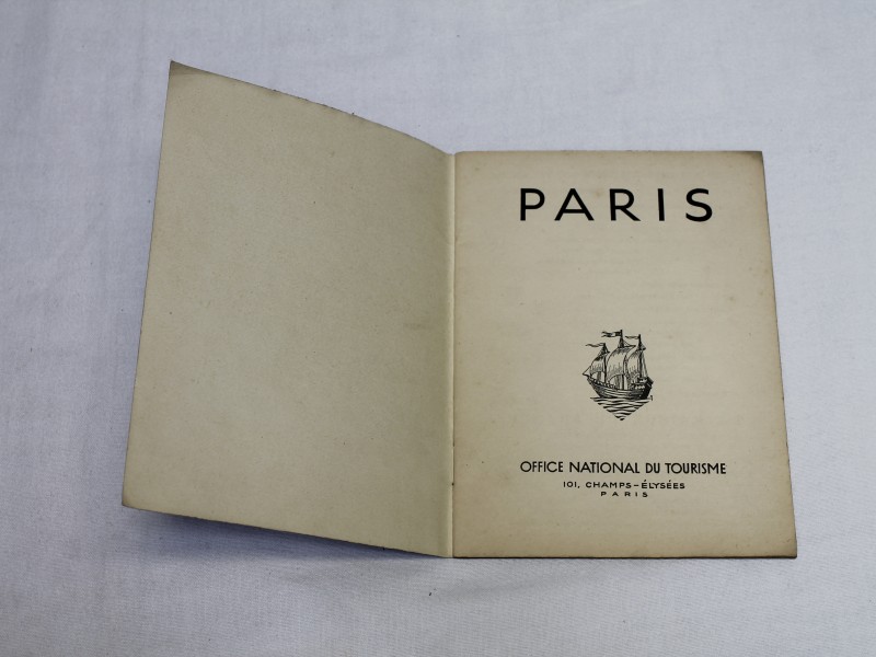 Antiquariaat: Twee toeristische naslagwerken- "Paris en De Great Eastern Railway" (Art. 827)