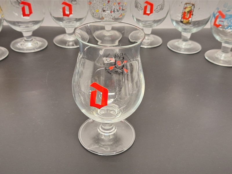 Lot van 13 Duvel art glazen