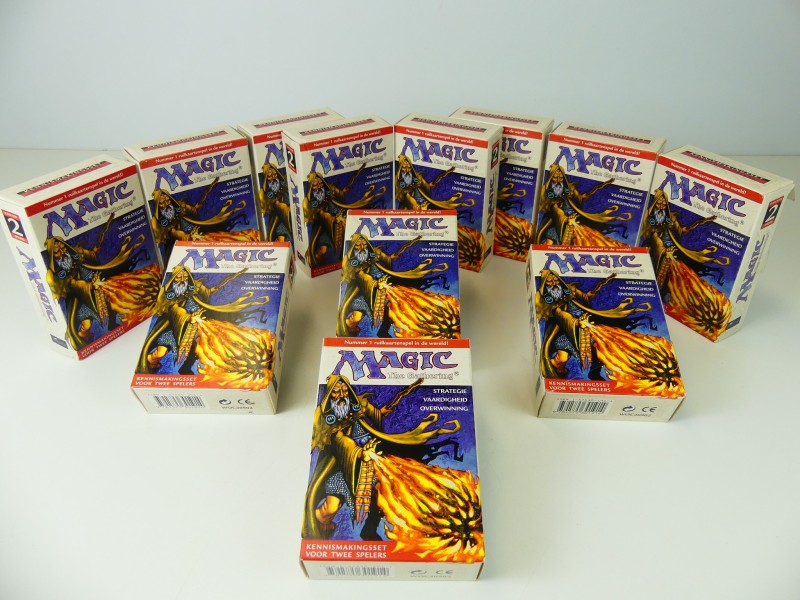 Wizard of the Coast : MAGIC THE GATHERING - 12x sealed Starter deck's