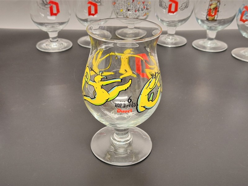 Lot van 13 Duvel art glazen