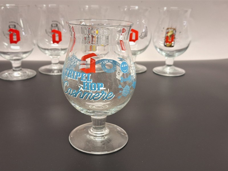 Lot van 13 Duvel art glazen