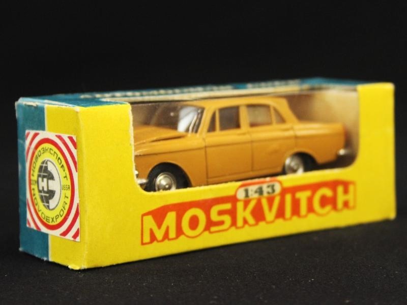 2 vintage Moskvitch 412 (A2) modelwagens in ovp