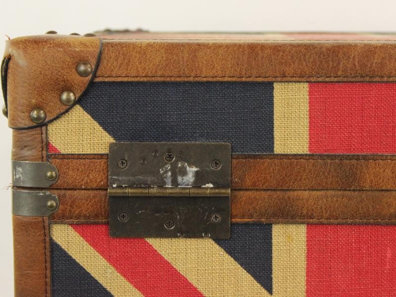 Union Jack, knap beklede, vintage opbergkist met lederen verstevigingen