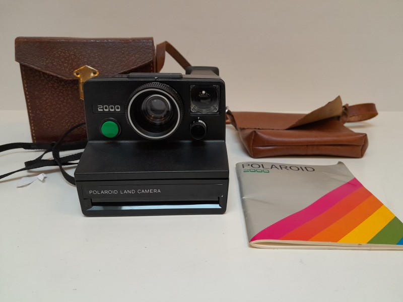 Vintage polaroid landcamera 2000