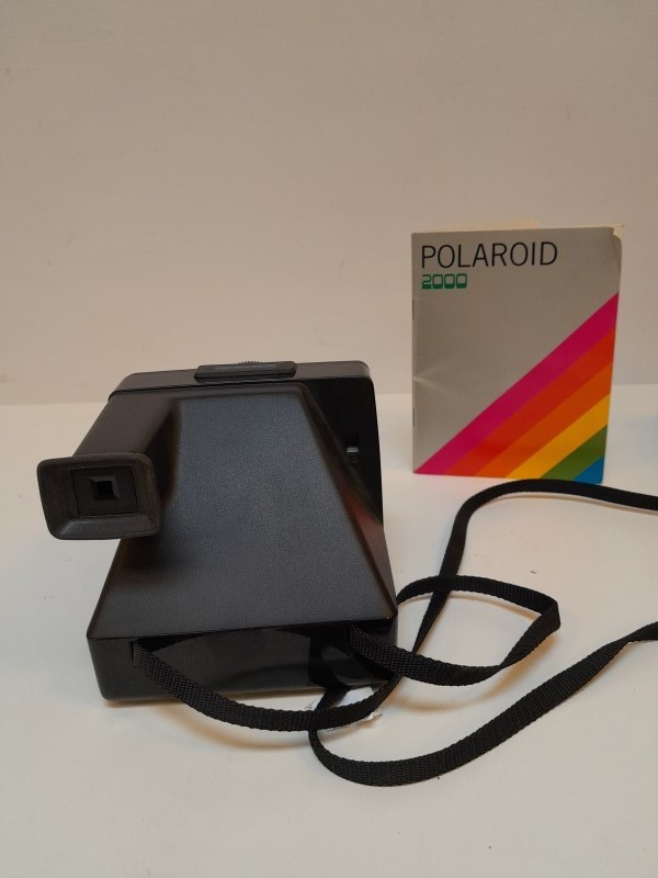 Vintage polaroid landcamera 2000