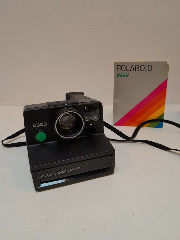 Vintage polaroid landcamera 2000