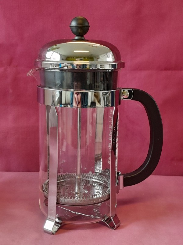 Koffie set bestaande uit vier kopjes Serax en Bodum french press kan