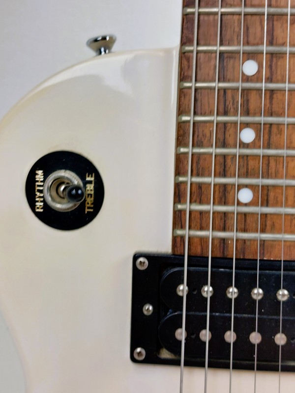 witte gitaar naar Les Paul