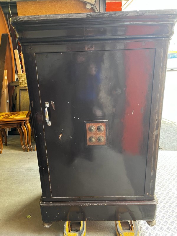 Grote antieke brandkast/kluis