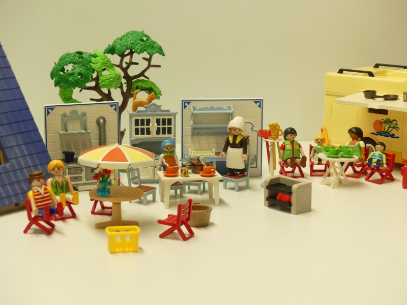 3 dozen playmobil