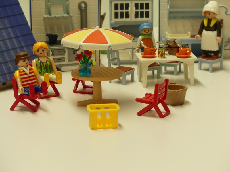 3 dozen playmobil