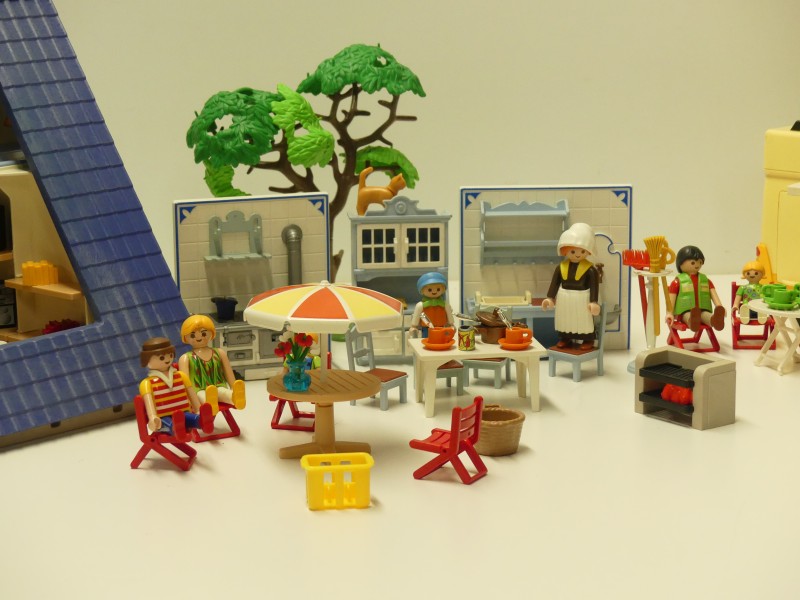 3 dozen playmobil