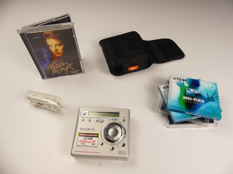 Minidisc speler Sony + benodigdheden